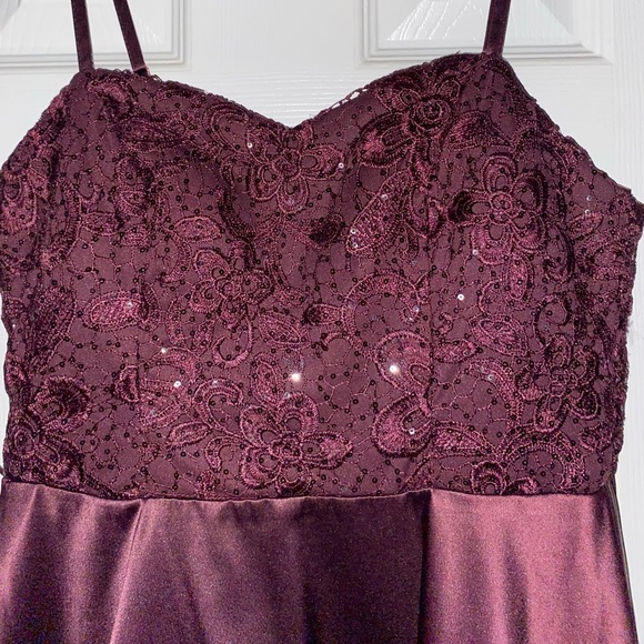 Special occasion dress BRAND NEW NEVER WORN - Picture 4 of 9